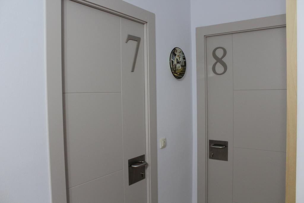 Hostal Montserrat Tona Екстериор снимка