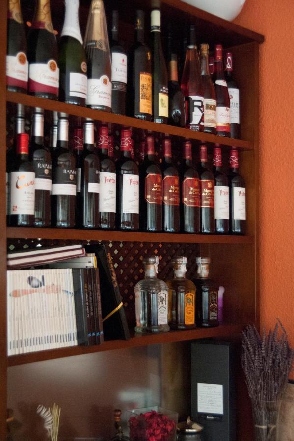 Hostal Montserrat Tona Екстериор снимка